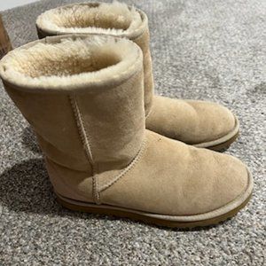 UGG Classic Short
